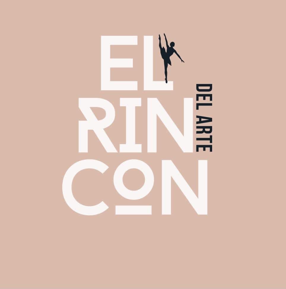 Presentación grupal en escenario