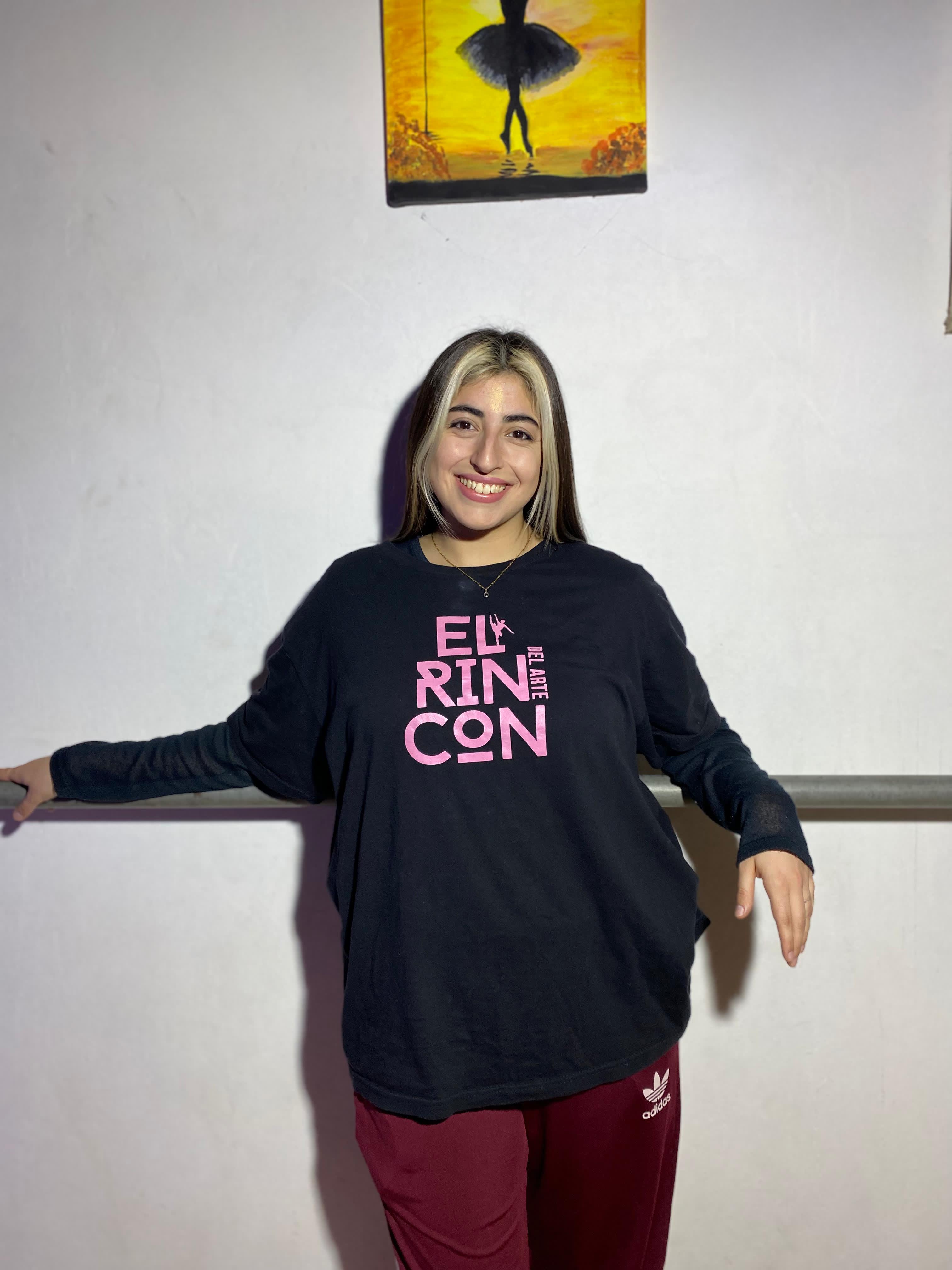 Grupo bailando estilo urbano